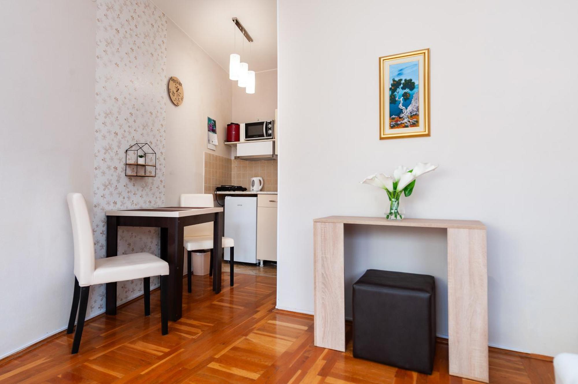 Momo'S Studio Apartment Subotica Dış mekan fotoğraf